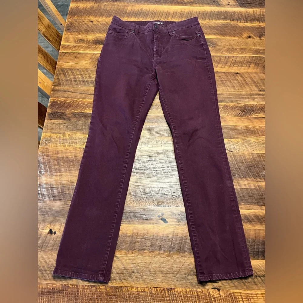 Lands’ End size 12 Tall burgundy jeans - Picture 2 of 8